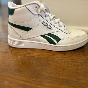 Reebok size 8.5 Women’s Court Advance High-Top Sneaker - White with green detail